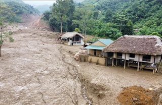 Làng Nủ hoang tàn sau lũ dữ