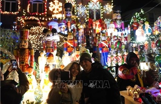 Rộn ràng không khí đón Giáng sinh trên khắp thế giới
