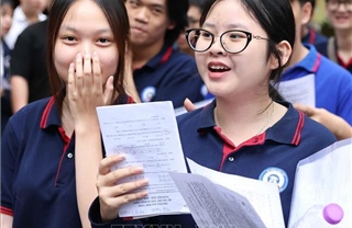 Thi tốt nghiệp THPT 2026: Thí sinh phấn khởi hoàn thành ngày thi đầu tiên