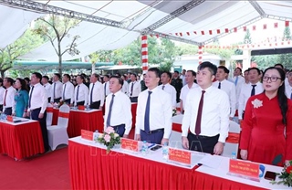 Thường trực Ban Bí thư dự Lễ khai giảng năm học mới tại Trường Phổ thông Dân tộc nội trú tỉnh Bắc Ninh 