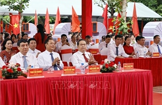 Chủ tịch Quốc hội dự Lễ khai giảng tại Trường THPT Lê Quý Đôn (Hưng Yên)