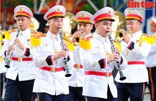 Đặc sắc màn biểu diễn nhạc kèn của các chiến sĩ Công an nhân dân