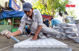 TP Hồ Chí Minh 'thay áo' mới cho vỉa hè