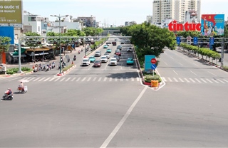 Đường phố TP Hồ Chí Minh thông thoáng ngày mùng 2 Tết