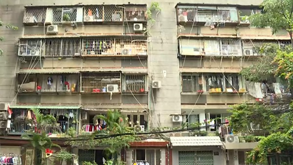 &#39;Chuồng cọp&#39; vây kín chung cư cũ ở TP Hồ Chí Minh