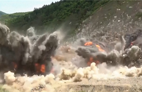 Mỹ - Hàn Quốc tập trận ném bom thông minh phá hầm ngầm trên bán đảo Triều Tiên