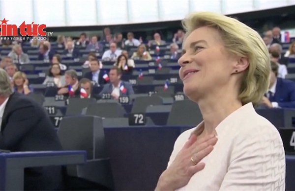 Bà Ursula von der Leyen tái đắc cử Chủ tịch EC, đi vào lịch sử châu Âu
