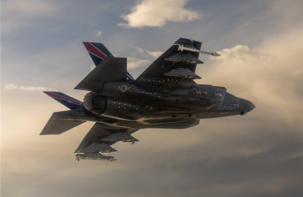 Lockheed vẫn nhận hàng tỷ USD dù F-35 chỉ đạt hiệu suất 50% 