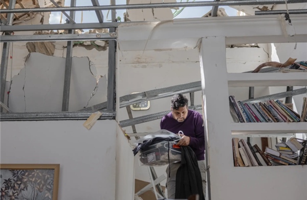 Dấu hỏi sau vụ tên lửa Iran xuyên thủng 'lá chắn thép' bảo vệ căn cứ hạt nhân Israel 