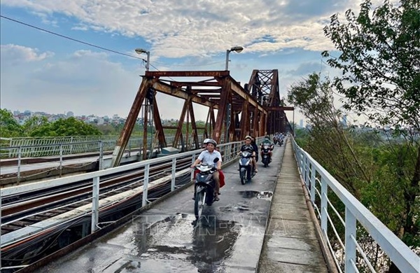 Phân luồng giao thông qua cầu Long Biên từ ngày 1/1/2026