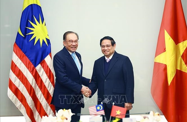 Thủ tướng Phạm Minh Chính làm việc với Thủ tướng Malaysia Anwar Ibrahim