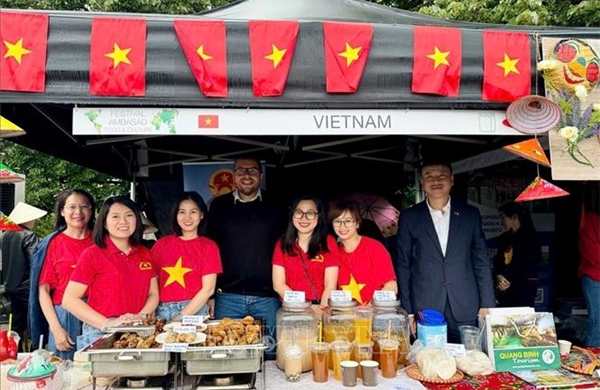 Tỏa sáng hương vị Việt tại Lễ hội văn hóa ẩm thực Praha 2025