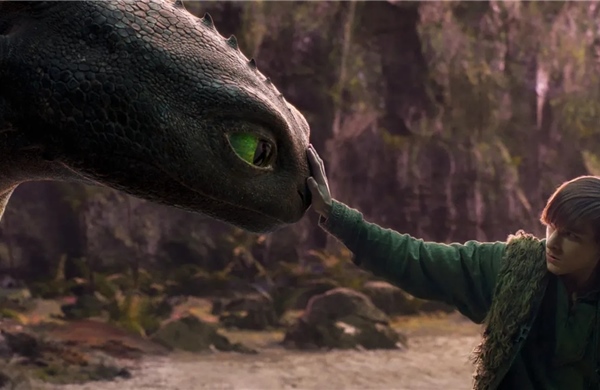Câu chuyện điện ảnh: &#39;Bí kíp luyện rồng&#39; tiếp tục mê hoặc khán giả Bắc Mỹ - Pixar bất ngờ &#39;sẩy chân&#39;