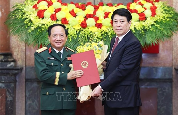 Chủ tịch nước Lương Cường trao quyết định thăng quân hàm, cấp bậc hàm cho sĩ quan cao cấp Quân đội và Công an