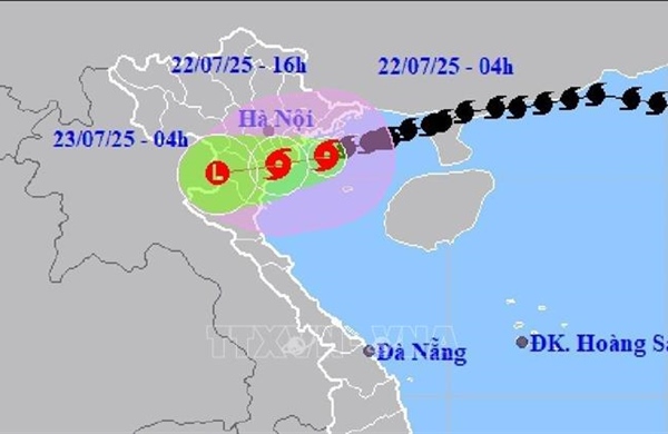 Khoảng sau 10 giờ ngày 22/7, bão đi vào khu vực phía Nam Hải Phòng và Ninh Bình