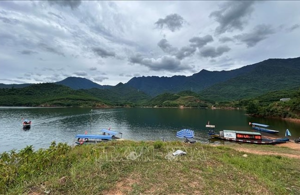 Cần đảm bảo hoạt động du lịch sinh thái Suối Tiên - hồ Thủy Yên đúng quy định, an toàn