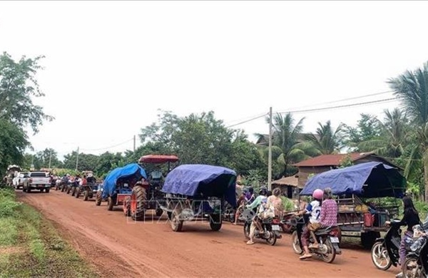 Campuchia thông báo mở rộng vùng cấm bay - Thái Lan đóng cửa trường học