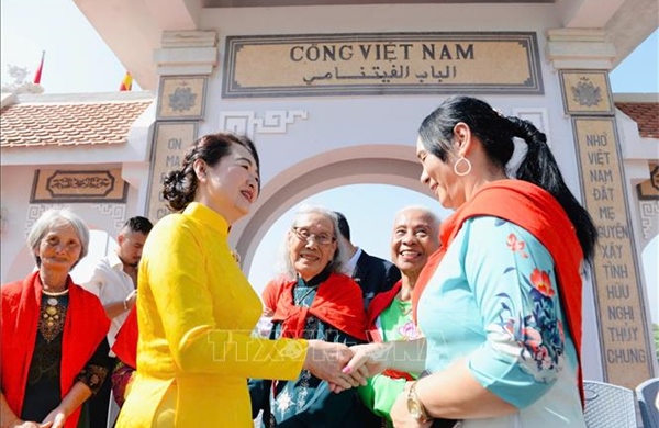 Phu nhân Chủ tịch Quốc hội thăm Làng Việt Nam tại Maroc