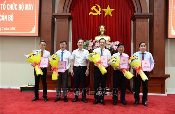 Công bố quyết định thành lập Ban Quản lý Khu kinh tế tỉnh Đồng Tháp