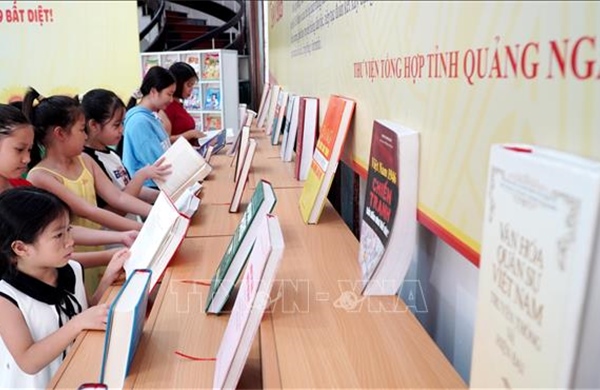 Trưng bày 3.000 sách, báo chủ đề &#39;Tinh thần Cách mạng Tháng Tám và Quốc khánh 2/9 bất diệt&#39;