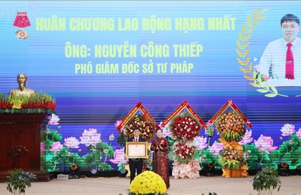 Phong trào thi đua đã tạo nên vườn hoa đa sắc tại Lai Châu