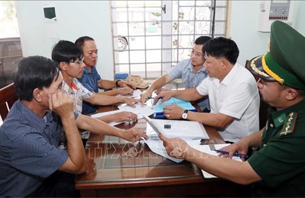 Linh hoạt trong giải quyết thủ tục hành chính cho ngư dân