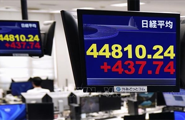 Cổ phiếu công nghệ tăng giá đưa chỉ số Nikkei 225 lên mức cao kỷ lục