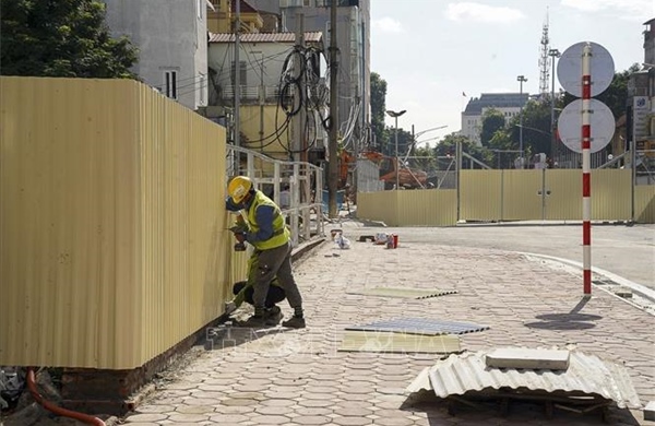 Hà Nội thu hồi rào chắn thi công một số công trình để giảm ùn tắc giao thông