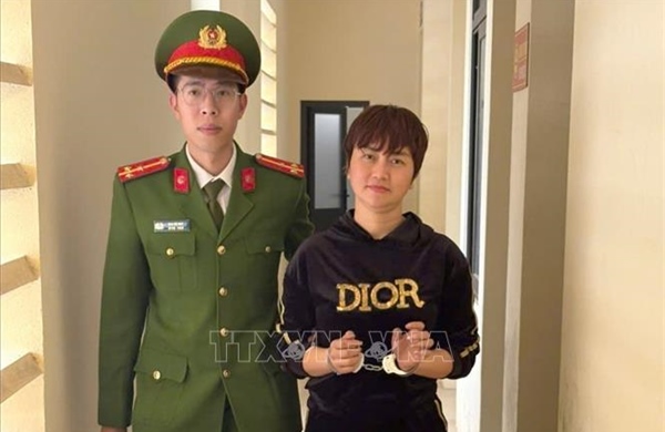 Một phụ nữ 'đã chết' cách đây 5 năm bỗng trở về xin xóa khai tử