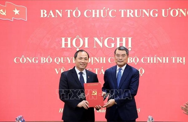 Đồng chí Hoàng Trung Dũng giữ chức Phó Trưởng Ban Tổ chức Trung ương