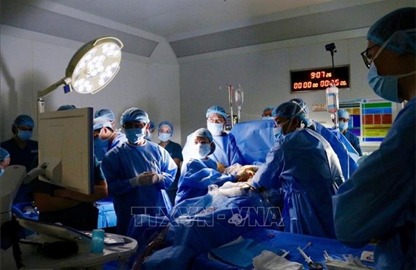Kỷ lục mới của bác sĩ Việt Nam: Chỉ mất 30 phút can thiệp thông tim bào thai
