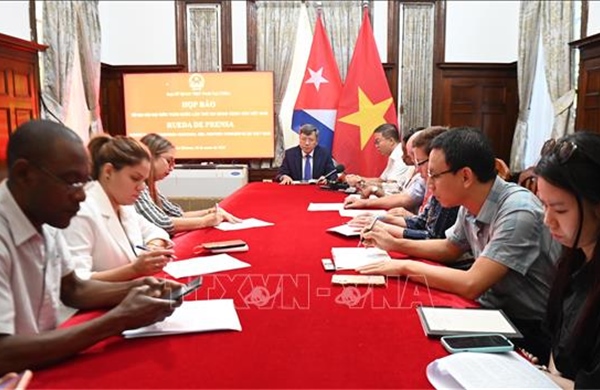 Các nhà báo Cuba đánh giá cao những thành tựu phát triển của Việt Nam
