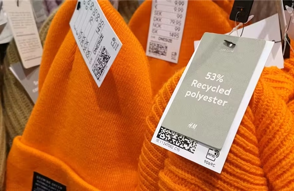 Polyester tái chế - giải pháp xanh hay nguồn ô nhiễm mới?