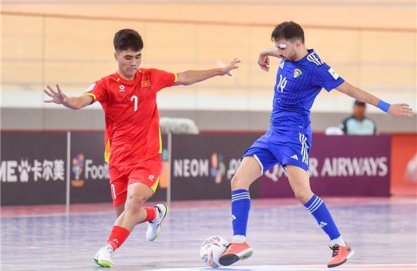 VCK Futsal châu Á 2026: Rượt đuổi mãn nhãn, Việt Nam hạ Kuwait 5-4 ngày ra quân