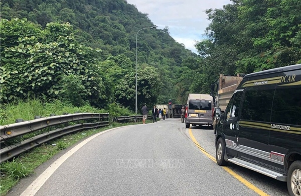 Khảo sát an toàn xe khách giường nằm hai tầng trên đường đèo núi