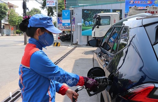 Nhiều đề xuất tháo gỡ khó khăn cho xăng E10 'trước giờ G'