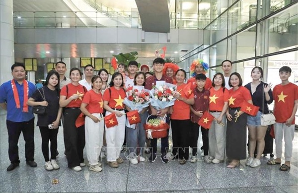 Đội tuyển U17 Việt Nam về nước sau chức vô địch Giải bóng đá U17 Đông Nam Á 2026