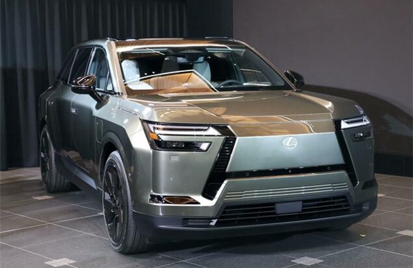 Toyota ra mắt mẫu xe điện ba hàng ghế đầu tiên của Lexus