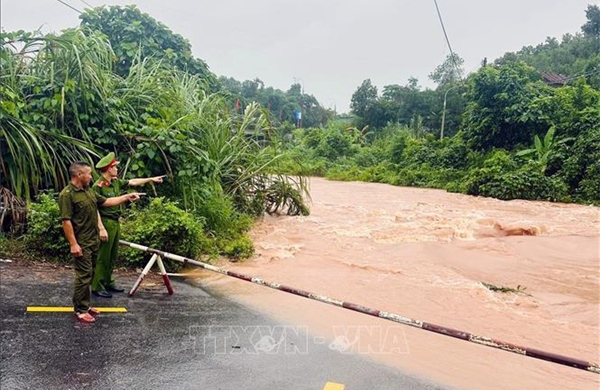 Quảng Ninh huy động tổng lực ứng phó bão số 4, bảo đảm an toàn cho người dân