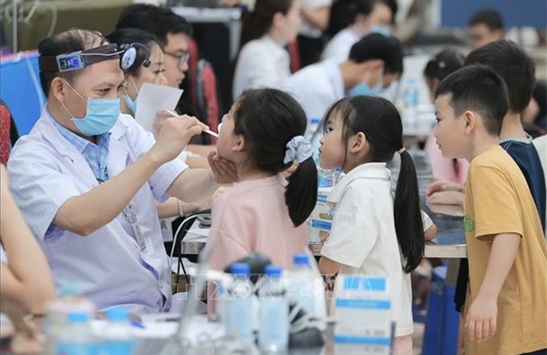 Hà Nội khẩn trương khám sức khỏe, số hóa dữ liệu y tế học đường