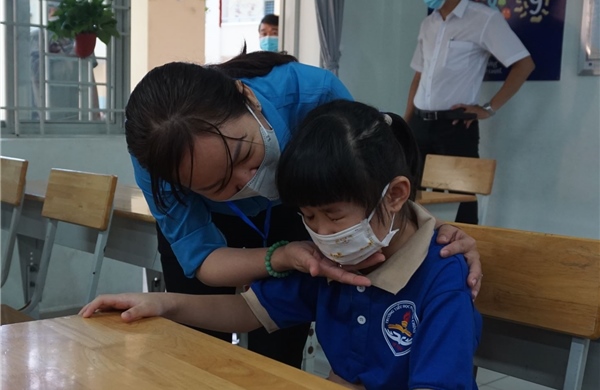 Giúp trẻ vượt qua lo lắng khi trở lại trường sau kỳ nghỉ hè