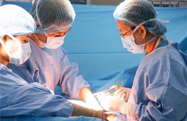 Cấp cứu kịp thời sản phụ tiền sản giật, cứu sống bé gái sinh non