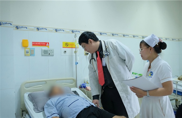 Bệnh nhân suýt mất mạng vì nhầm lẫn cơn đau dạ dày với nhồi máu cơ tim cấp