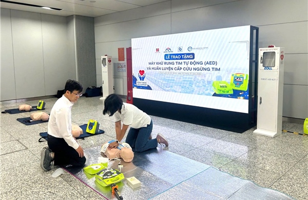 TP Hồ Chí Minh: Huấn luyện cấp cứu ngừng tim, trang bị máy khử rung tự động cho nhân viên Metro