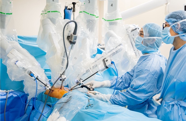 TP Hồ Chí Minh có thêm robot phẫu thuật thế hệ mới trị giá hơn 3 triệu USD