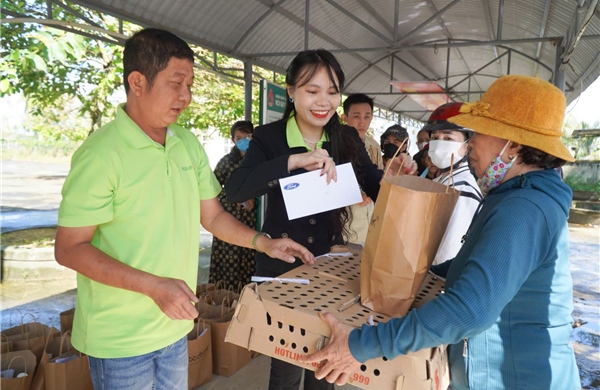 Trao quà Tết, hỗ trợ sinh kế cho người dân Đắk Lắk bị ảnh hưởng bởi thiên tai