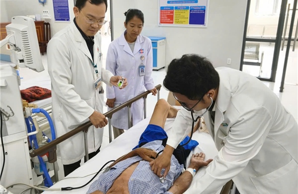 Cứu sống du khách đột quỵ tại Côn Đảo nhờ phối hợp điều trị từ xa và trực thăng cấp cứu