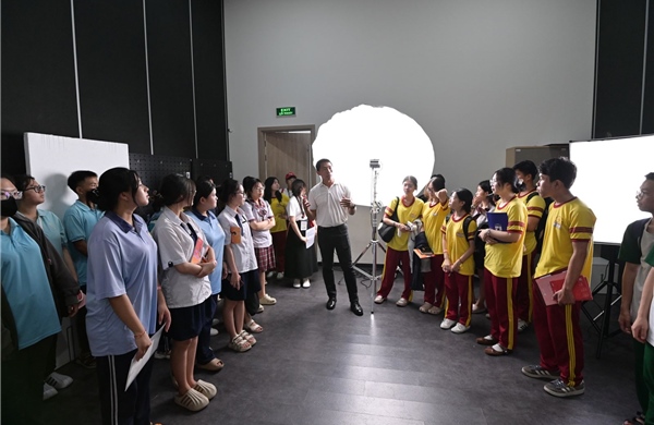 Trên 5.000 học sinh lớp 12 trải nghiệm ngành nghề và định hướng tương lai