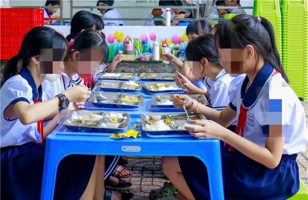 Những ‘khoảng trống’ trong kiểm tra, giám sát thực phẩm vào trường học