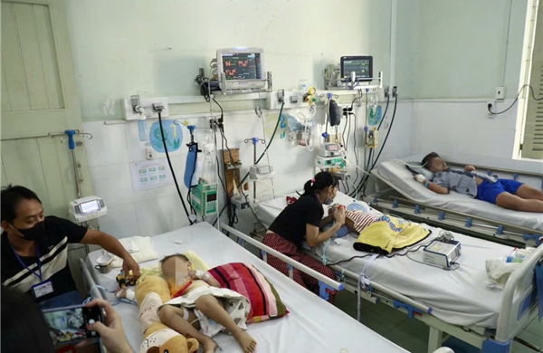 Không chủ quan với bệnh tay chân miệng ở trẻ lớn